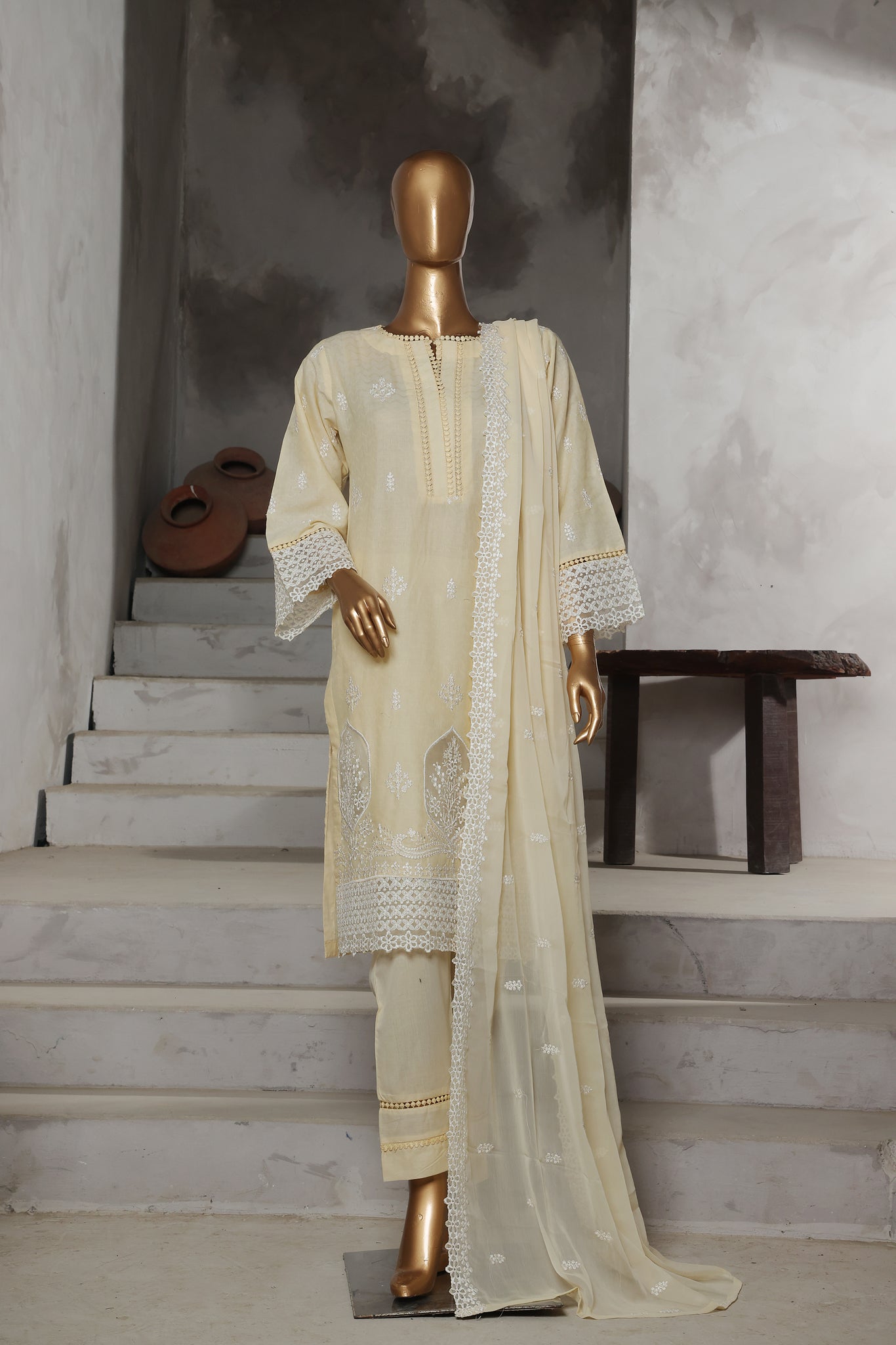 Nayaab Collection