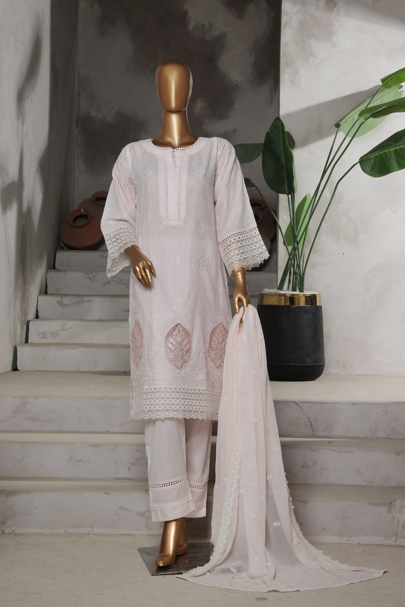 Nayaab Collection