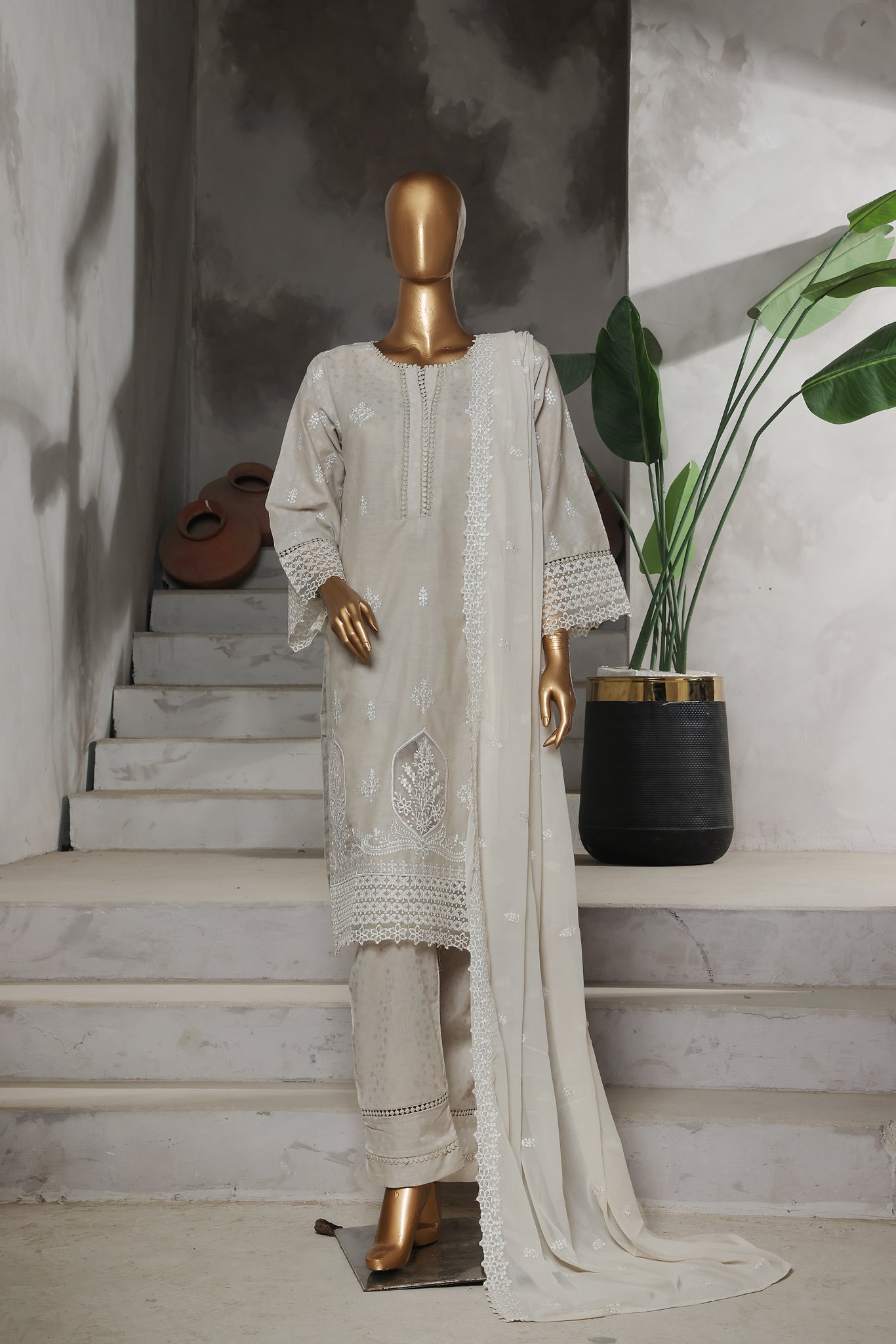 Nayaab Collection