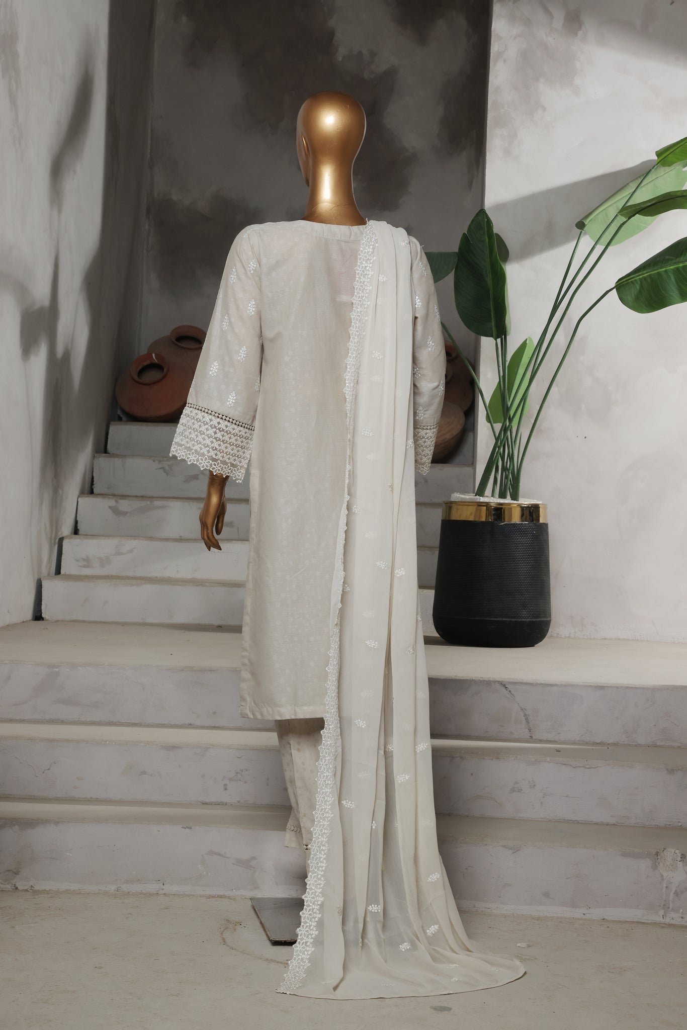 Nayaab Collection