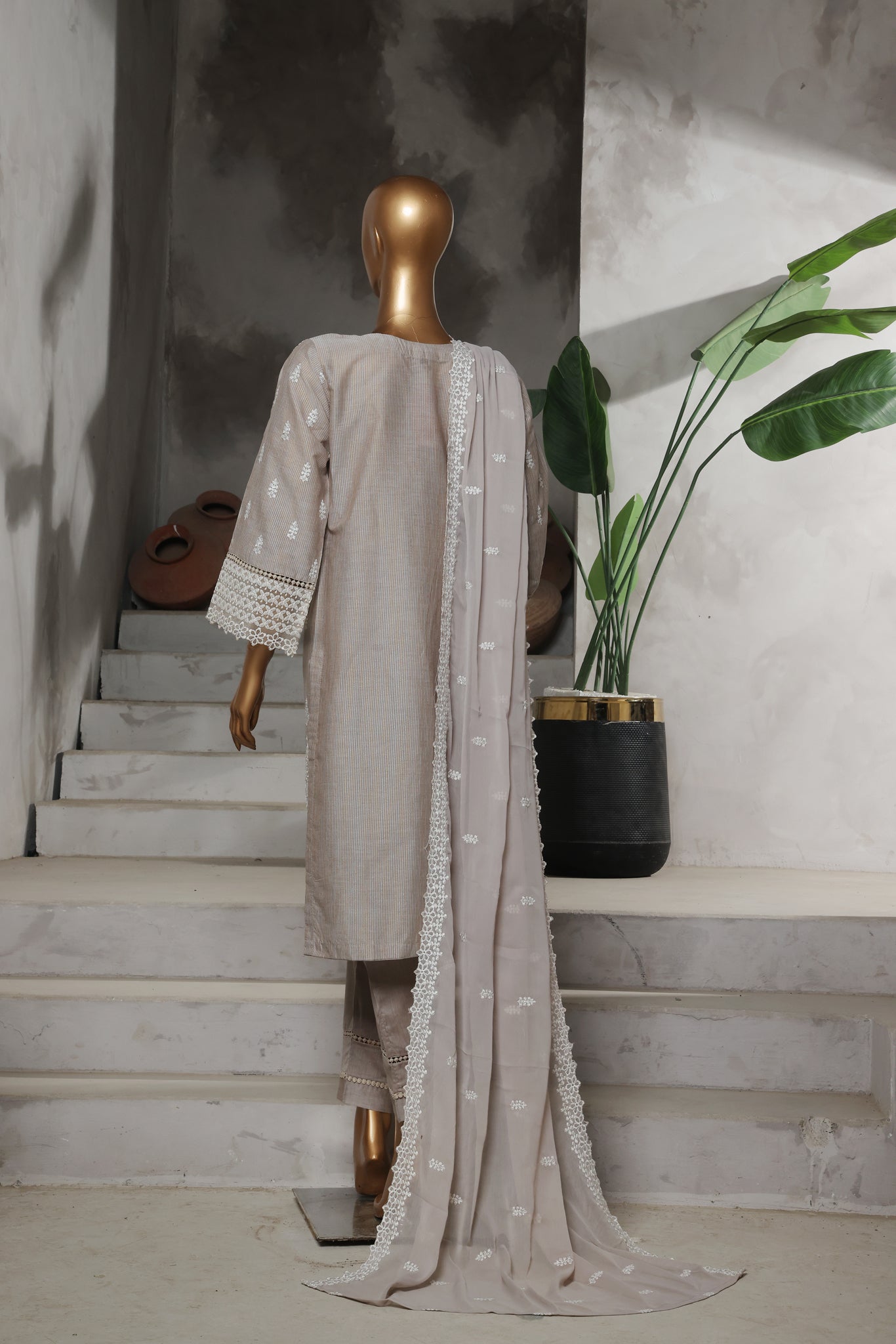 Nayaab Collection