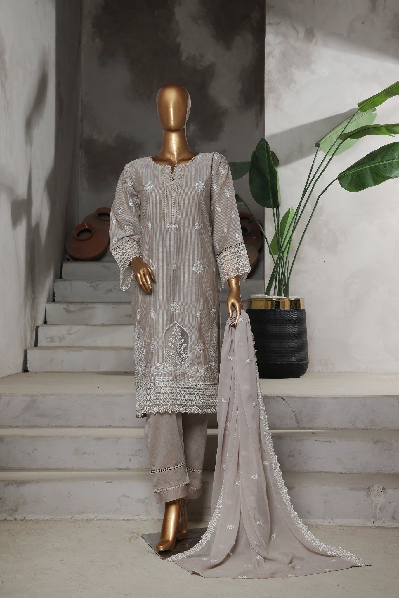 Nayaab Collection