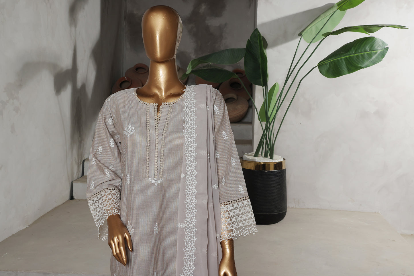 Nayaab Collection