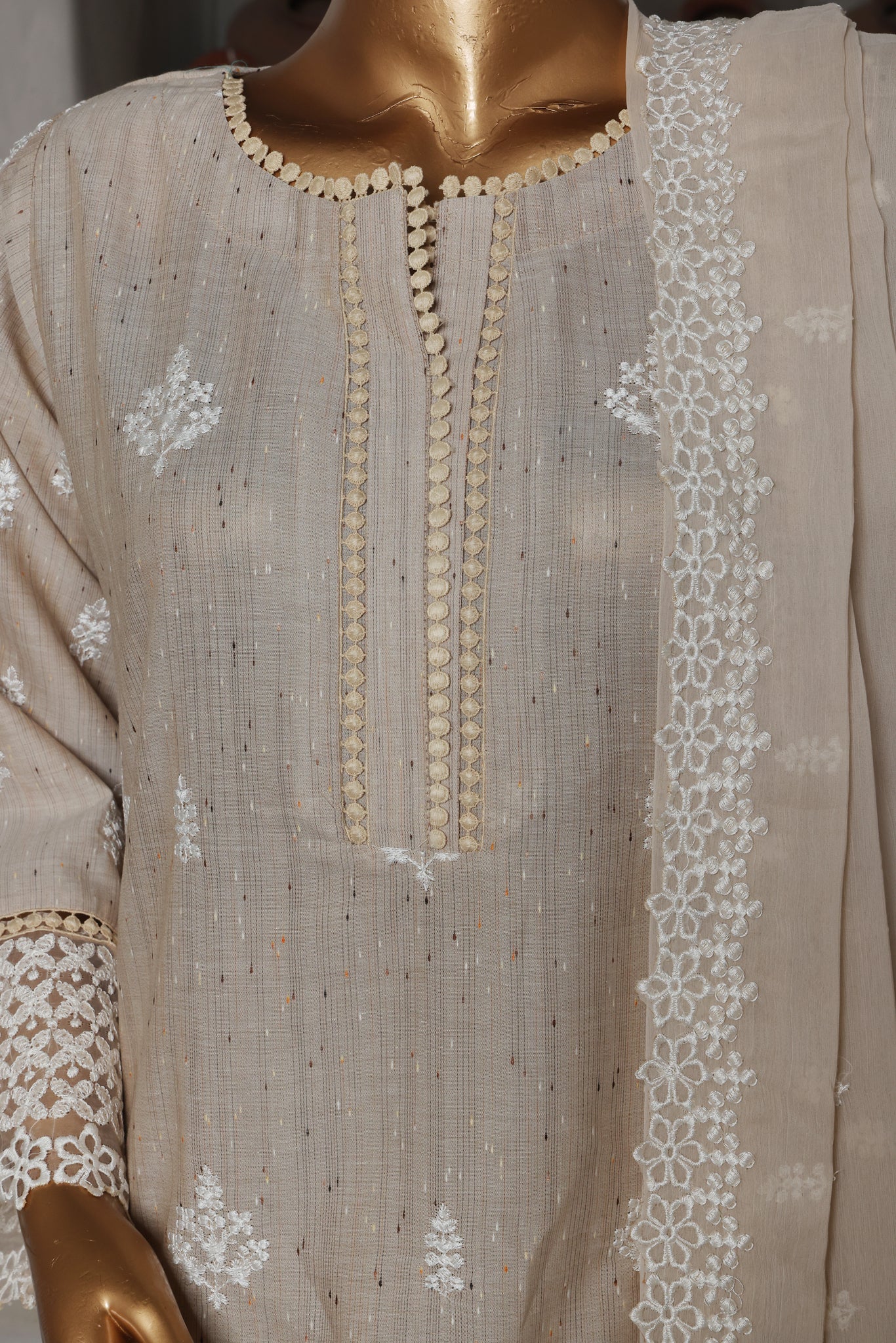 Nayaab Collection